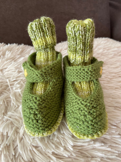 Babyschuhe mit Socken