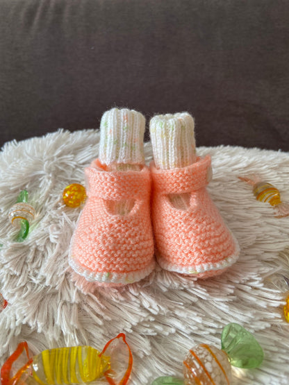 Babyschuhe mit Socken