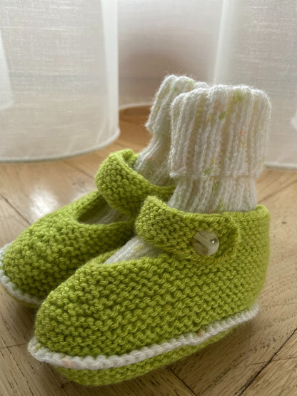 Babyschuhe mit Socken